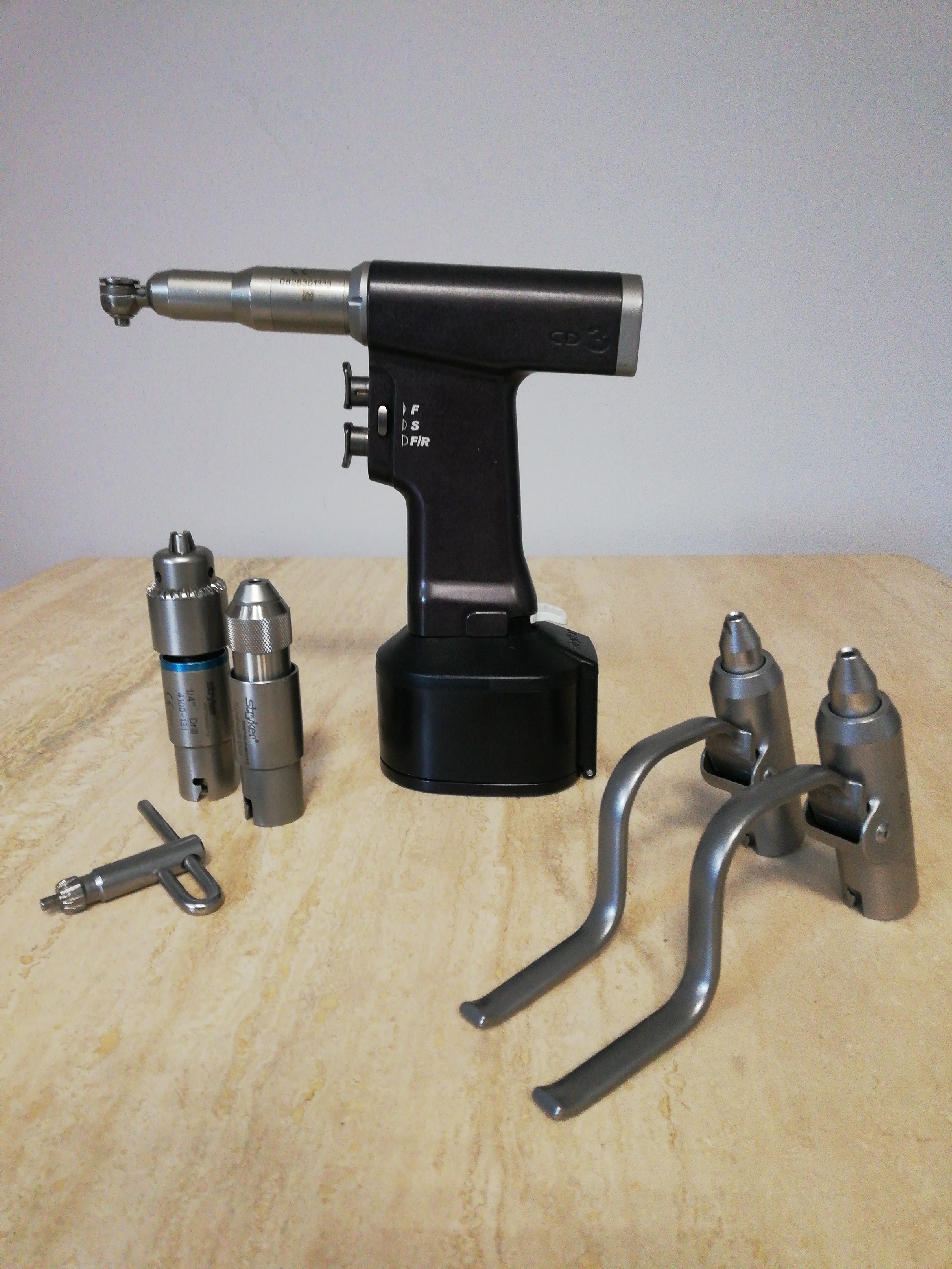 Napędy chirurgiczne - wiertarki ortopedyczne używane b/d Stryker CD3 Dol-Med używane